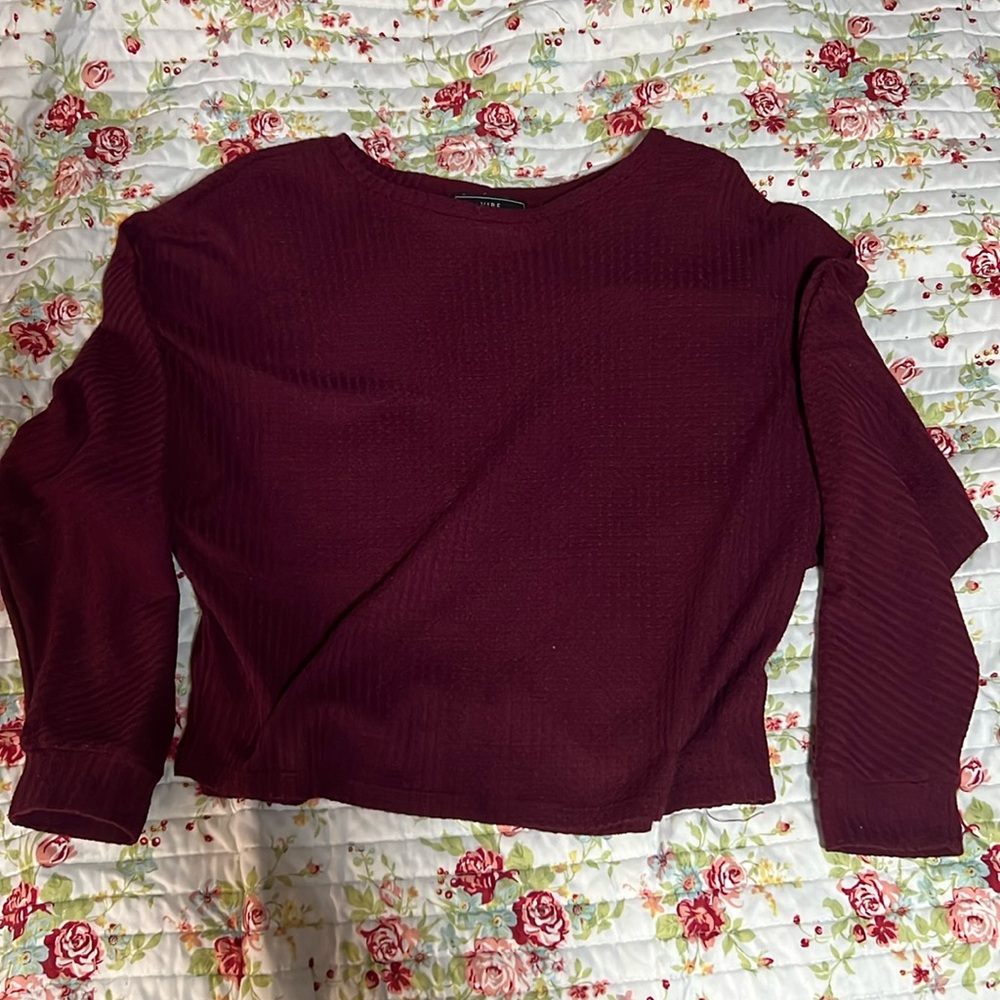 Brand: VIBE.  size: medium